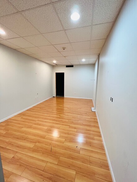 More Photos Of 183 S Broadway, Hicksville Office For Lease