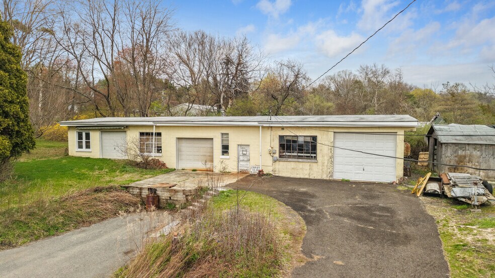 More Photos Of 2115 W Main St, Stroudsburg Service For Sale