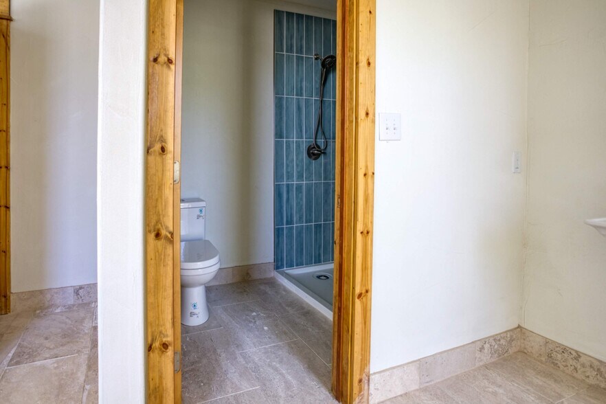 More Photos Of 615 W Avenue A, Port Aransas Apartments For Sale
