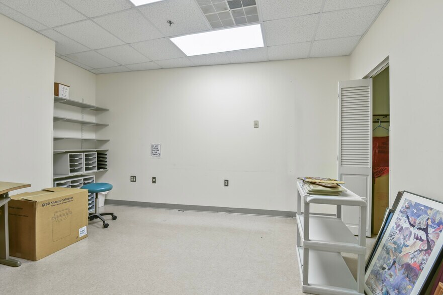 More Photos Of 845 N Main St, Providence Medical For Sale