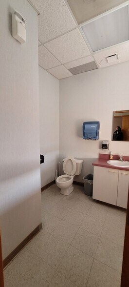 More Photos Of 100 Park Dr S, Great Falls Office For Lease
