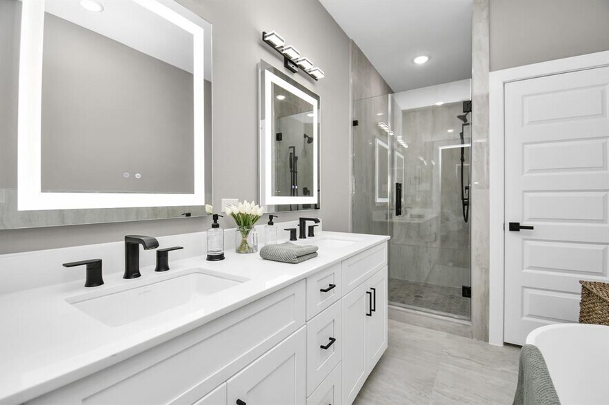 More Photos Of 316 Thornton Rd, Houston Apartments For Sale