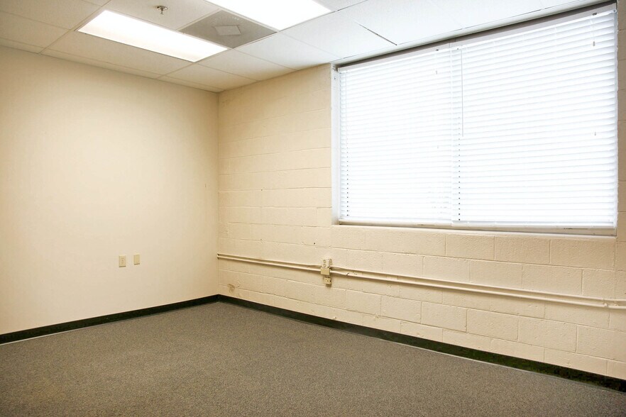More Photos Of 29 College Pl, Asheville Office For Lease
