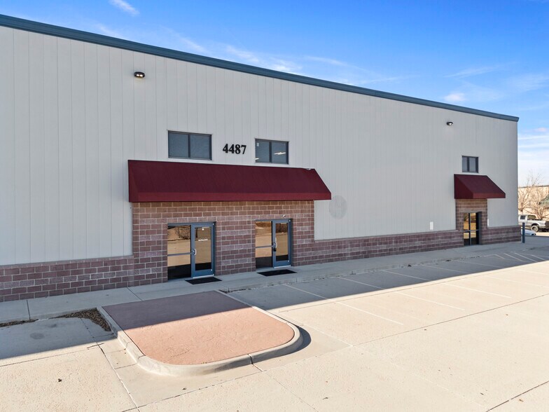 More Photos Of 4487 Bents Dr, Windsor Light Manufacturing For Lease