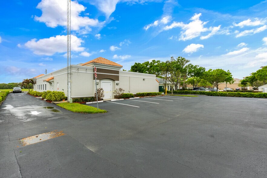 More Photos Of 845 37th Pl, Vero Beach Medical For Lease