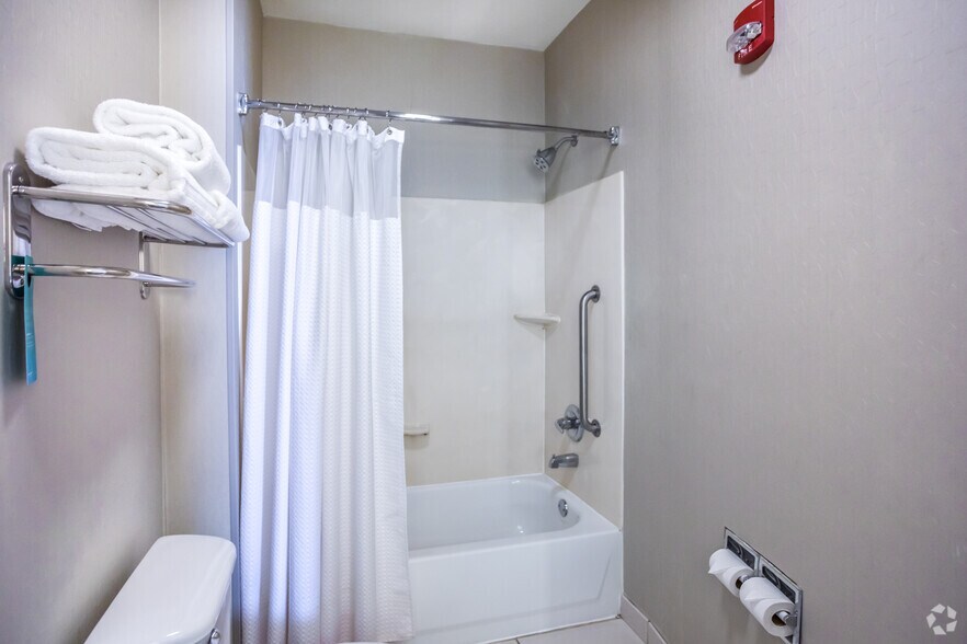 More Photos Of 2800 New Brunswick Rd, Memphis Hotel For Sale