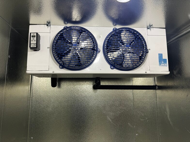 More Photos Of 3238 Foothill Blvd, Glendale Freestanding For Sale