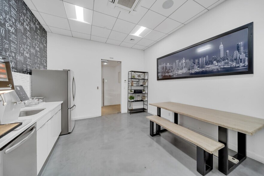 More Photos Of 545 W 45th St, New York Loft Creative Space For Lease