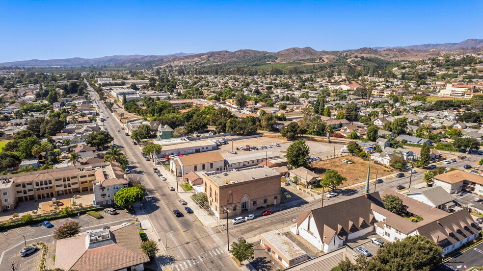 More Photos Of 102 N 7th St, Santa Paula Specialty For Sale