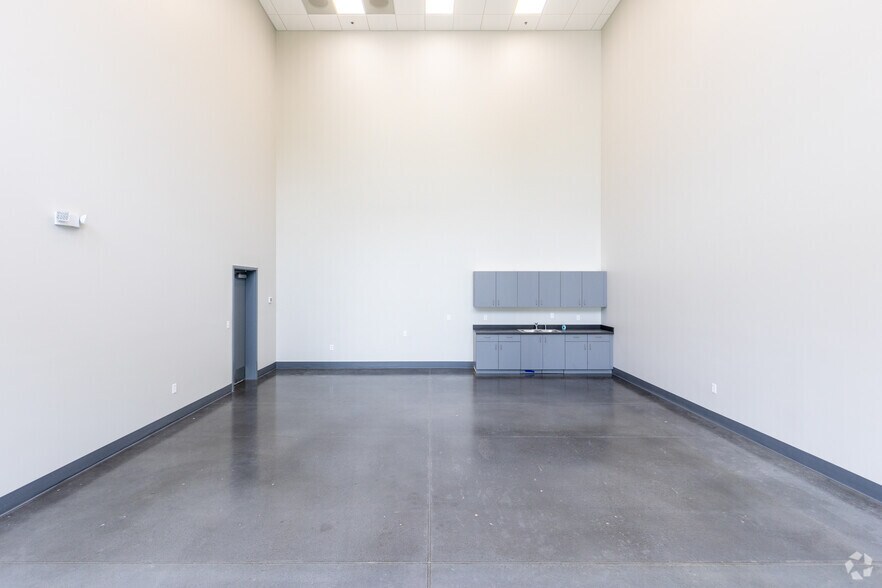 More Photos Of 134 Long Rd, Williamston Distribution For Sale