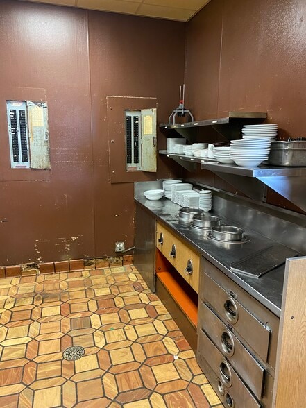 More Photos Of 200 Sheffield Dr, Delmont Restaurant For Lease