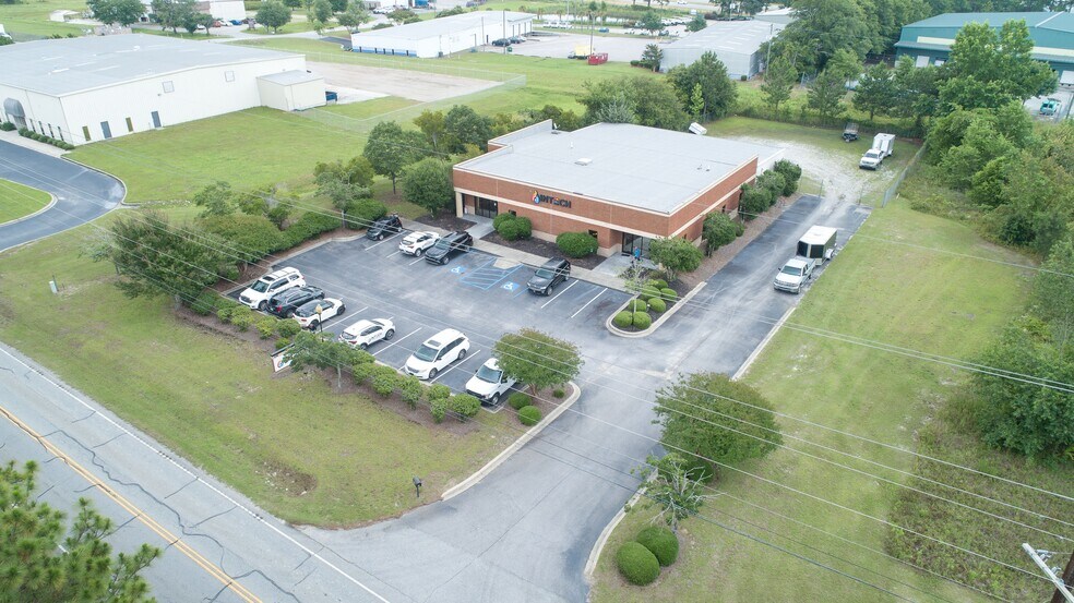 More Photos Of 475 Industrial Dr, Lexington Showroom For Sale