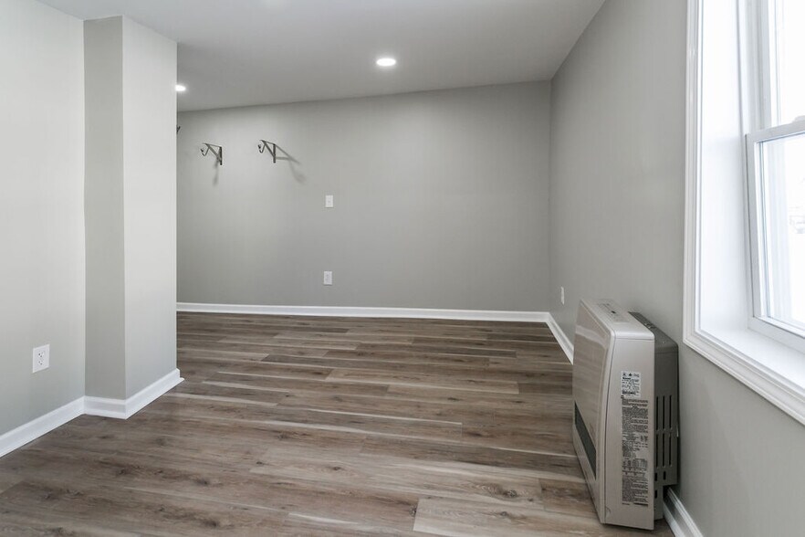 More Photos Of 4527 South St, Jamesville General Retail For Sale