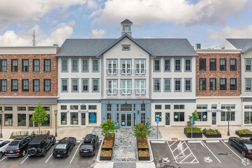 More Photos Of 102 Heights Rd, Darien Apartments For Lease