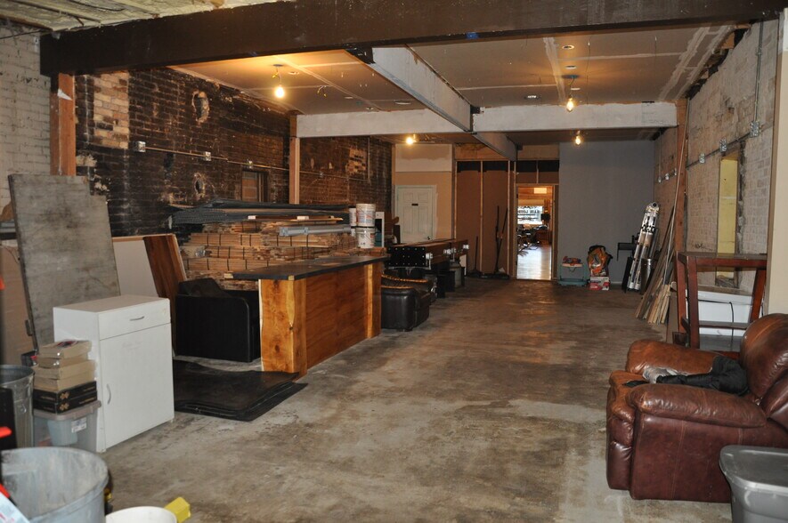 More Photos Of 144 W Broadway St, Monticello Storefront For Lease