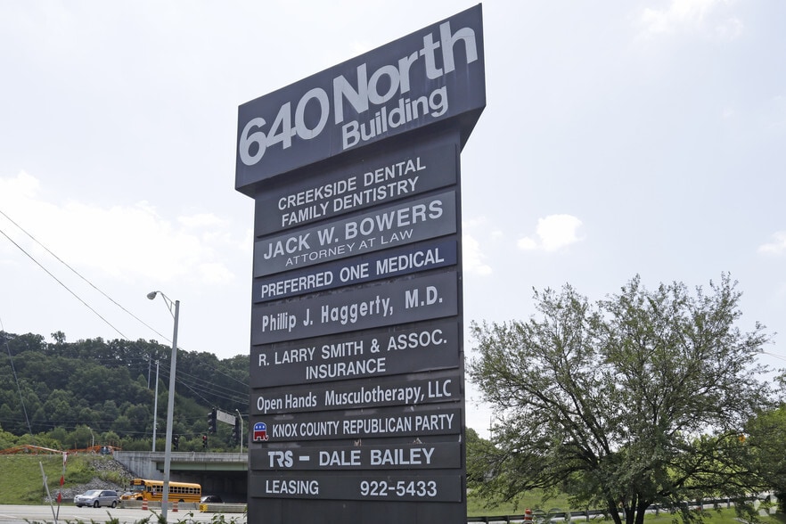 More Photos Of 2606 N Greenway Dr, Knoxville Office For Lease