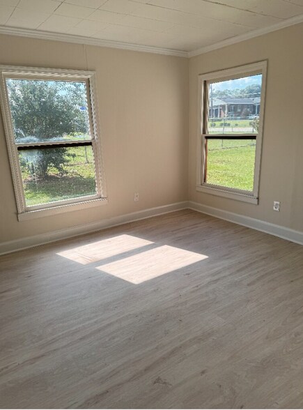 More Photos Of 506 General Courtney Hodges Blvd, Perry Coworking Space