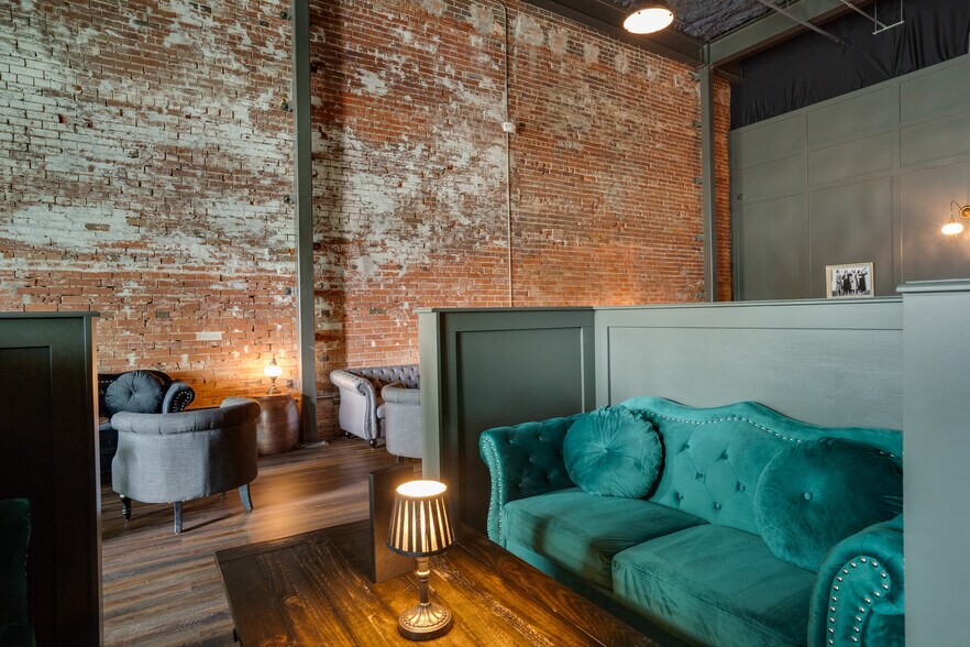 More Photos Of 809 Ohio Ave, Wichita Falls Bar For Sale