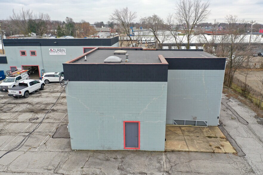 More Photos Of 1050 Triplett Blvd, Akron Warehouse For Sale