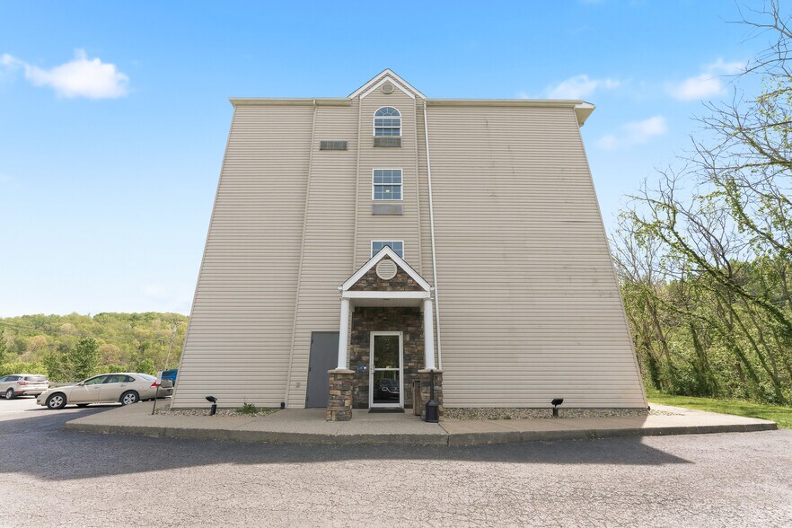 More Photos Of 15 Lawless Rd, Morgantown Hotel For Sale