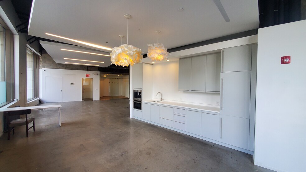 More Photos Of 240 Riverside Blvd, New York Apartments For Sale