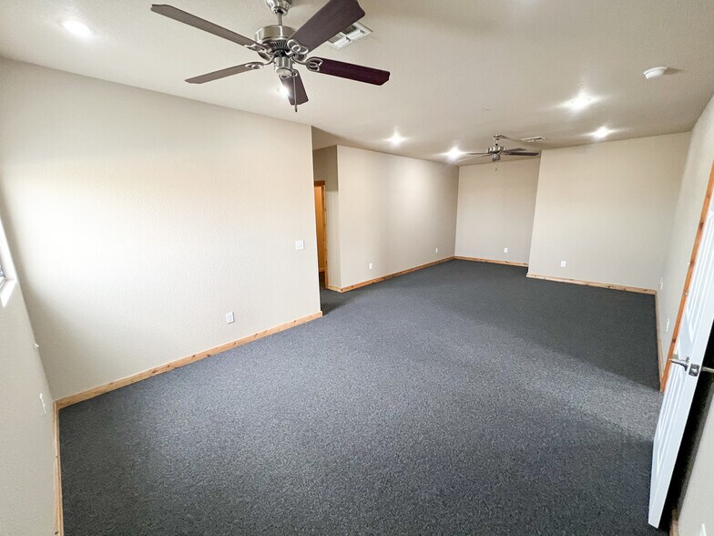 More Photos Of 9003 W County Road 130, Midland Warehouse For Lease