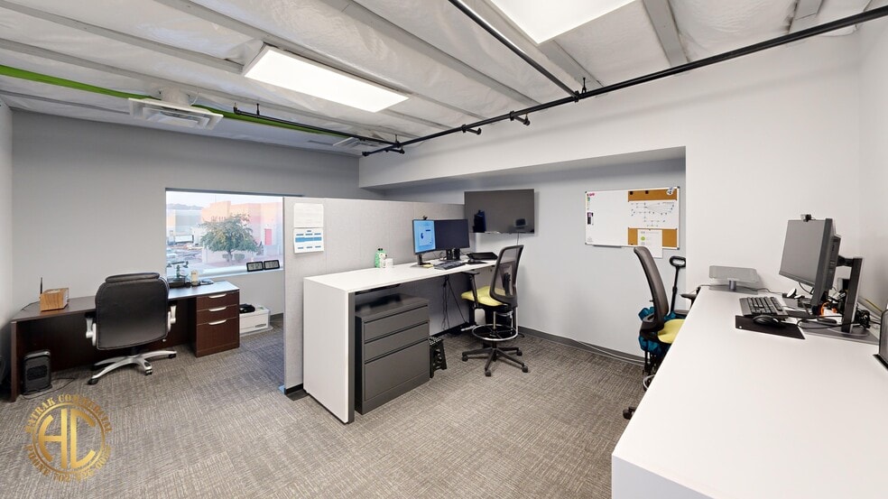 More Photos Of 295 Sunpac Ave, Henderson Warehouse For Sale