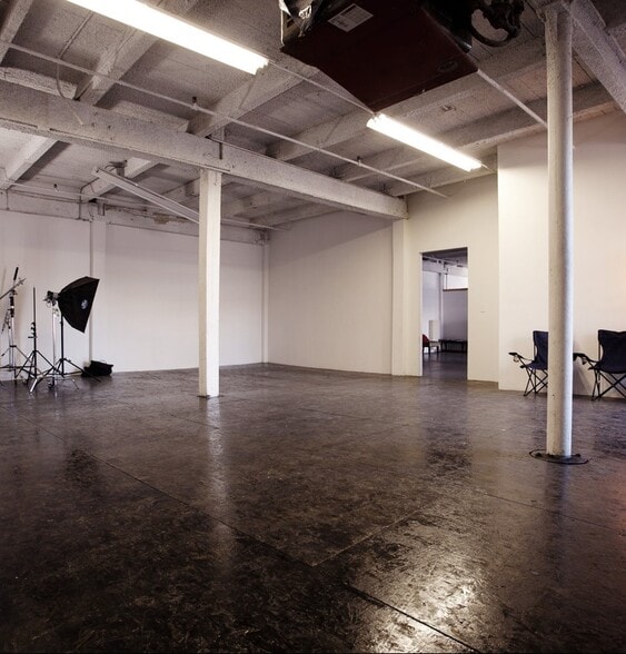 More Photos Of 21-07 Borden Ave, Long Island City Warehouse For Lease
