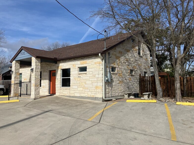 More Photos Of 800 Main St, Liberty Hill Office For Sale