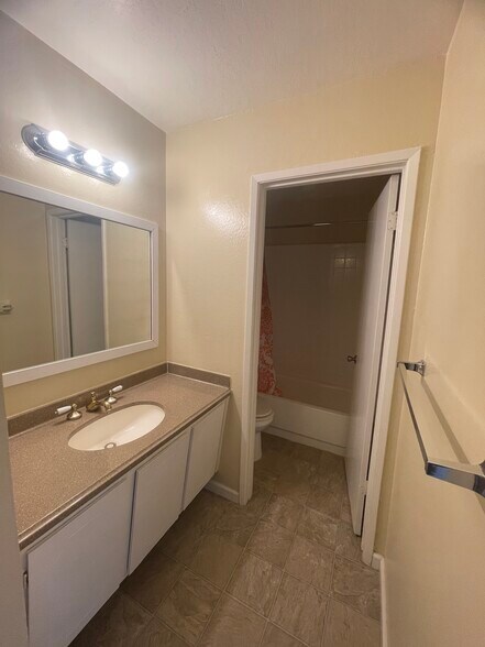 More Photos Of 1093 Del Rio Circle, Concord Apartments For Sale