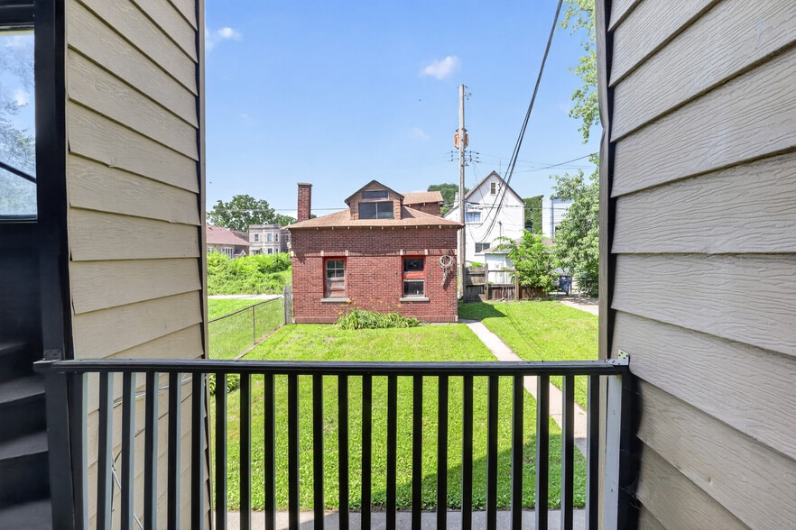 More Photos Of 1528 E 74th Pl, Chicago Apartments For Sale