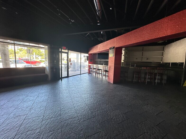 More Photos Of 1810-1818 S Young Cir, Hollywood Restaurant For Lease