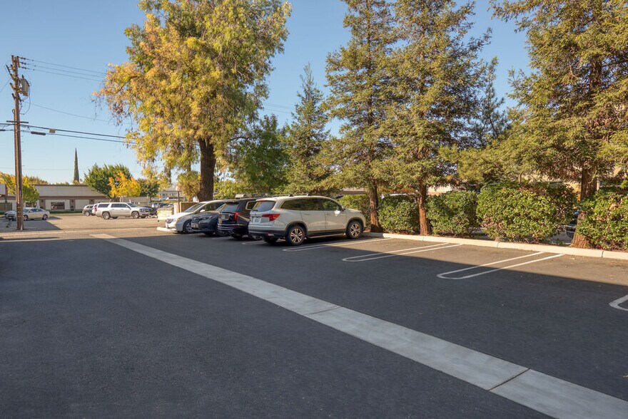 More Photos Of 1207 13th St, Modesto Office For Lease