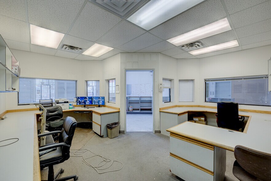 More Photos Of 5461 Arville St, Las Vegas Warehouse For Lease