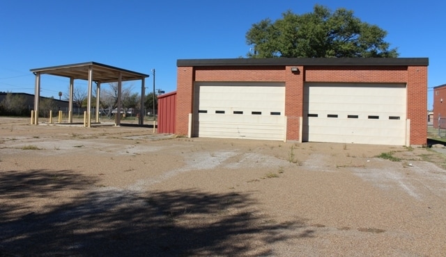 More Photos Of 2801 Duniven Cir, Amarillo Light Distribution For Lease