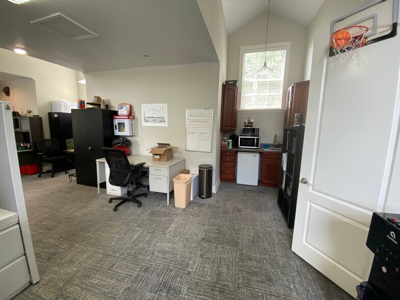 More Photos Of 140 S Main St, Winter Garden Office For Lease
