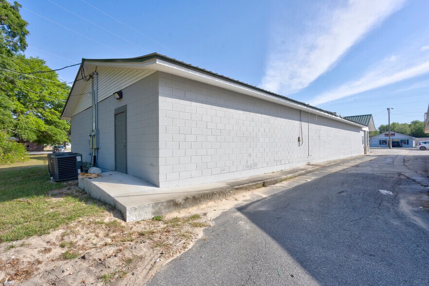 More Photos Of 208 S Main St, Reidsville Freestanding For Sale