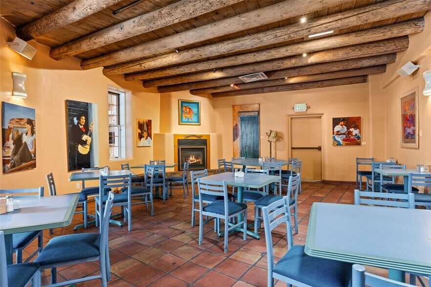 More Photos Of 4 Banana Ln, Santa Fe Restaurant For Sale