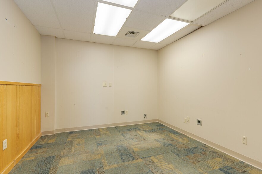 More Photos Of 402 Washington Ave, Iron River Bank For Sale