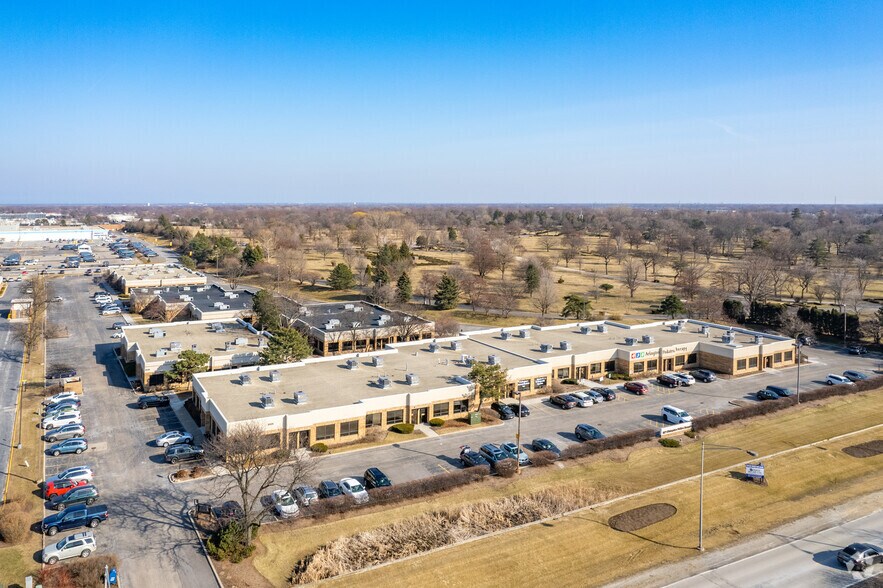 More Photos Of 3105 N Wilke Rd, Arlington Heights Medical For Lease