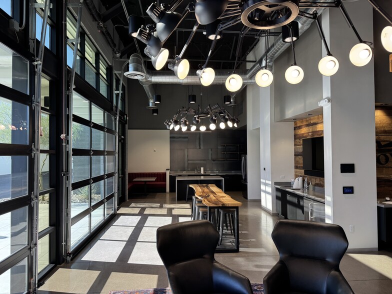 More Photos Of 31606 N Cave Creek Rd, Cave Creek Self Storage For Sale