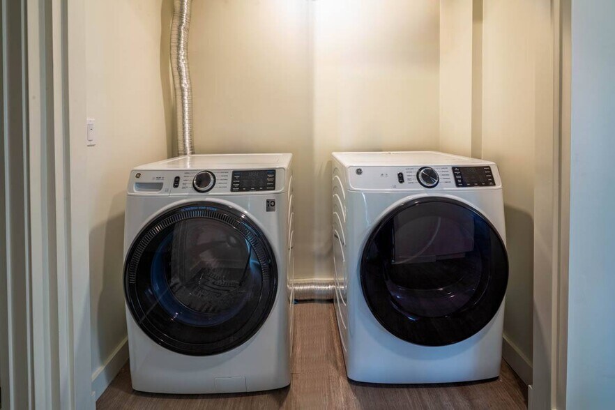 More Photos Of 10375 Washington Blvd, Culver City Apartments For Lease