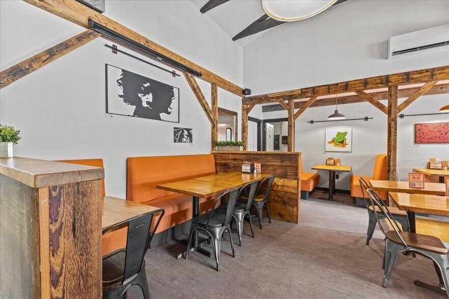 More Photos Of 454 Mountain Rd, Stowe Convenience Store For Sale