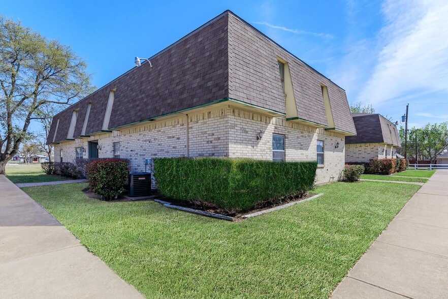 More Photos Of 255 Turner St, Roanoke Apartments For Sale