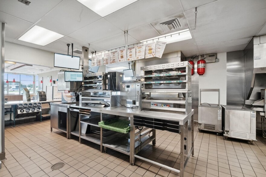 More Photos Of 3011 W Washington St, Stephenville Fast Food For Lease