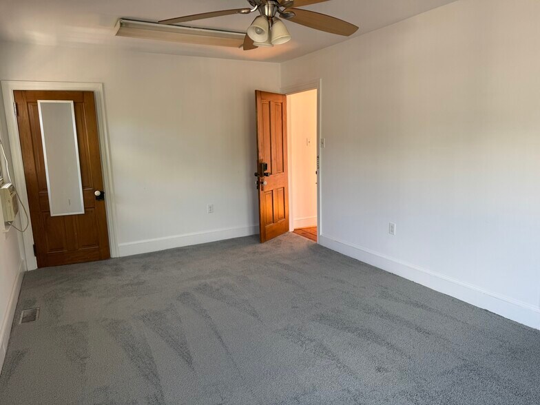 More Photos Of 199 Union St, Occoquan Storefront Retail Residential For Sale