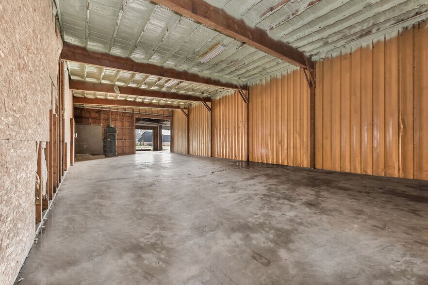 More Photos Of 1425 SE 9th St, Warrenton Warehouse For Sale