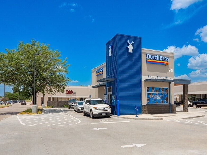 More Photos Of 12466 I 45 N, Willis Unknown For Lease