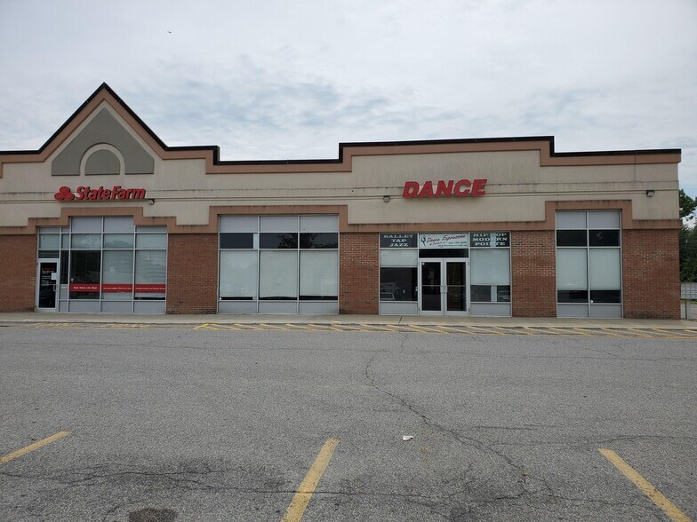 More Photos Of 982-986 Main St, Fishkill Unknown For Lease