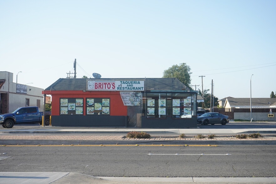Primary Photo Of 2161-2163 W Lincoln Ave, Anaheim Office For Sale